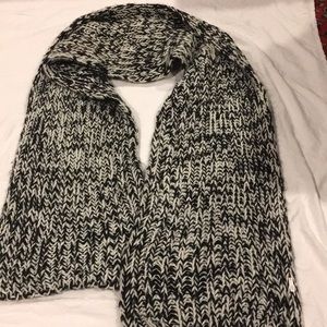 Thick and warm scarf